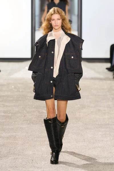 Look 11